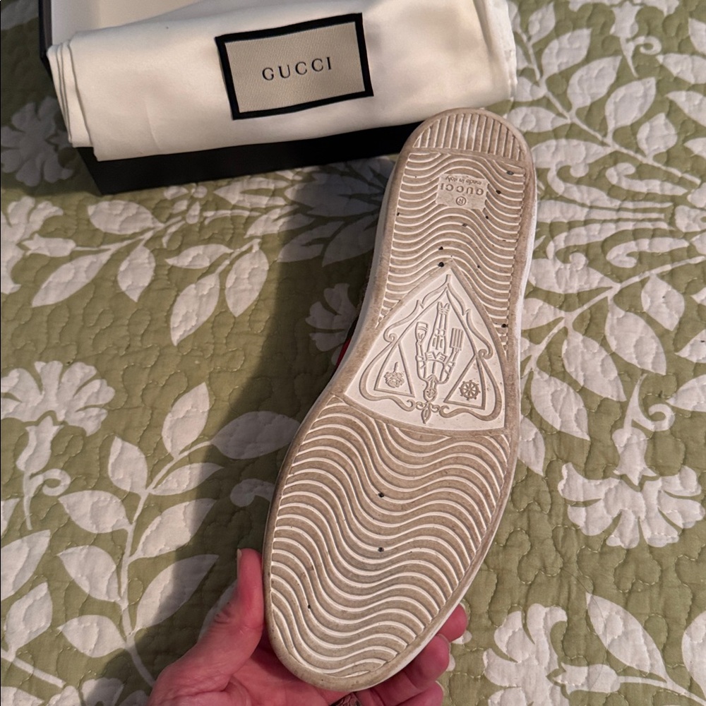 Gucci Beige Sneakers with Red and Green Accents - Picture 5 of 6